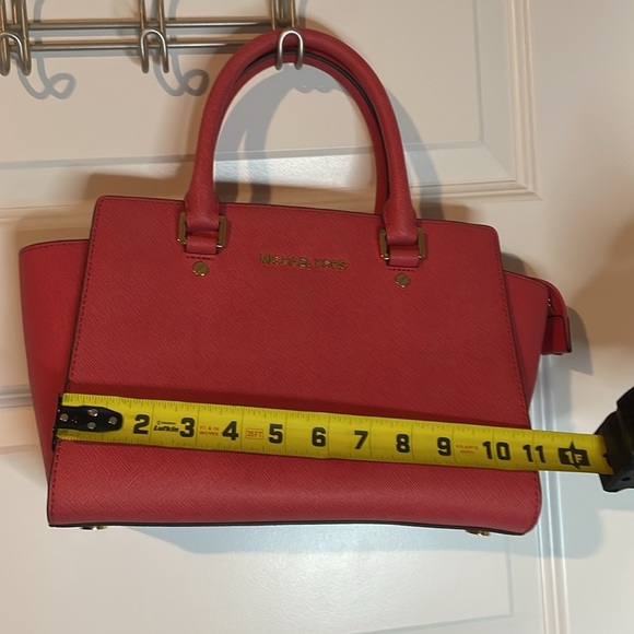 Michael Kors Selma Medium red orange Saffiano Purse - Picture 5 of 8